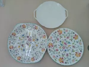 Minton Floral Plates & White Porcelain Wild Strawberry Set Of 3 Plates - Picture 1 of 7