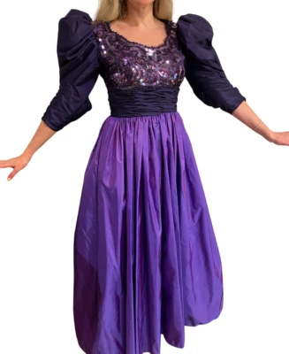 Fabuloso Vestido de Baile Vintage Años 70 Victor Costa Lentejuelas Púrpura Hombros Abullonados Pequeño Foto 1 de 4