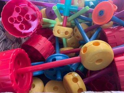 Awesome big Vintage lot TINKERTOY Plastic Construction Set building imagination - Image 1 of 4