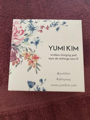 Almofada de carregamento sem fio Yumi Kim telefone cabo micro USB NOVO EM FOLHA! - Imagem 1 de 3