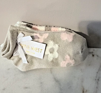 NUEVO Nine West 4 pares de calcetines de salón súper suaves. Floral, a rayas, sólido... Foto 1 de 4