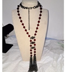 Eine Damen Doppel Quaste Lariat Halskette rote Perlen viktorianischer Vampir Whimsigoth - Bild 1 von 10