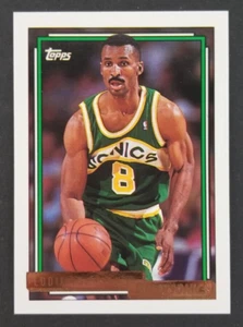 Eddie Johnson 1992-1993 Topps Gold Basketball Card #384 (NM) - Picture 1 of 2