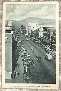Wenatchee Washington Apple Capital 40's Street Scene Cars Railroad Postcard B011 - Picture 1 of 3