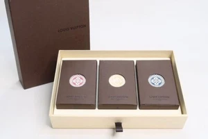 NEU 3 Stück LOUIS VUITTON Spielkarten Giveaway für VIP Trump Monogramm mit Box! - Bild 1 von 10