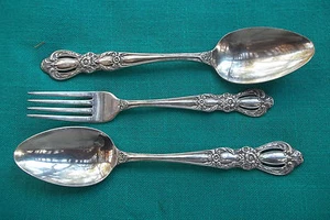 GRAND HERITAGE 1968 by 1847 Rogers 2 Serving Spoons & Fork Silver Plate - Picture 1 of 3