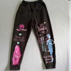 Felpa Barbie bambina jogger taglia 7/8 foto Barbie - Foto 1 di 7