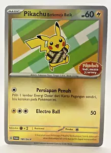 Pokemon Speciale TCG Indonesia Pikachu Berkemeja Batik Reverse Holo 191/SV-P - Foto 1 di 5