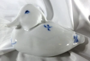 Royal Copenhagen weiß & blau kannelierte Ente Figur Dänemark eine (1) EUC - Bild 1 von 8
