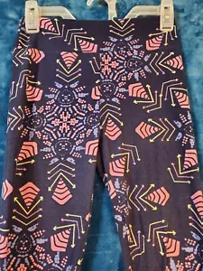 LuLaRoe One Size OS Leggings Dark Blue Leggings with Pink & Blue Snowflakes - Picture 1 of 3