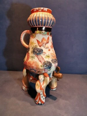  Fontaine à Saké en Porcelaine d'Imari ,H.30cm , Asie , XIXÈME . Ancien . - Photo 1/4