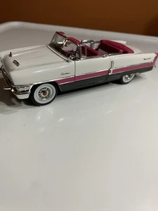 National Motor MuseumMint 1955 Packard Caribbean Convertible 1:24 Scale Diecast - Picture 1 of 7