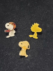 Lot Of 3 Snoopy Woodstock Peanuts Tac Lapel Hat Pins VTG 25-10 - Picture 1 of 3
