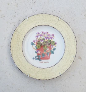 WEDGWOOD SARAH'S GARDEN VIOLA TRICOLOR WALL PLATE 1997 21CM - Picture 1 of 4