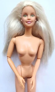 BARBIE MATTEL BAMBOLA con meccanismo 1998 testa 1966 corpo - Foto 1 di 4