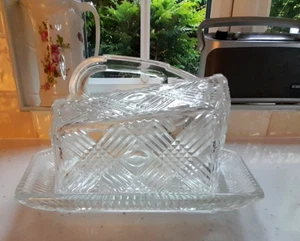 VINTAGE CLEAR GLASS LARGE BUTTER / CHEESE LIDDED DISH ELEGANT RUSTIC COTTAGE - Picture 1 of 5
