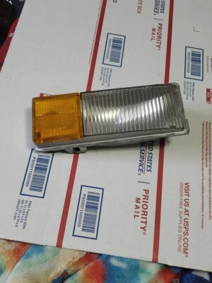 Buick 1977-1979 esquina izquierda y marcador lateral delantero GM 5968149 Foto 1 de 4