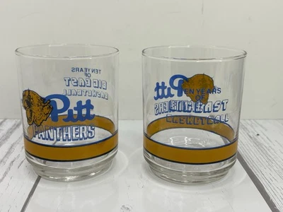 盖蒂 NCAA 皮特黑豹 十年 大东 篮球 玻璃 复古 标志 对 — 第 1/4 张图片