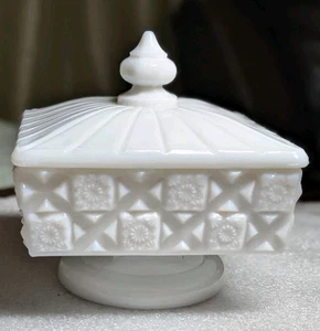 Westmoreland Milk Glass Old Quilt Pattern Square Covered Candy Dish Vintage - Picture 1 of 16