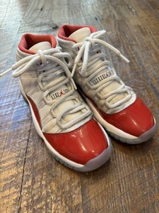 Air Jordan 11 Retro Alto Cereza Talla 5.5 Juvenil 378038-116 Con Cordones Originales - Imagen 1 de 8