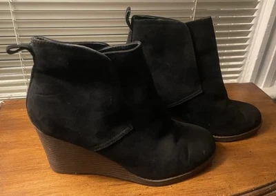 Womens Size 9 Merona Suede Wedge Ankle Boots Heels Slip On 3.5" Heel - Image 1 of 4