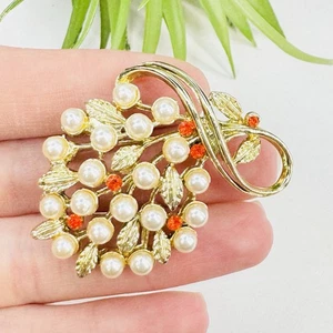 Vintage Coro Pegasus Faux Pearl & Orange Rhinestone Leafy Infinity Golden Brooch - Picture 1 of 7
