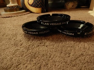 3 Vintage LAS VEGAS HILTON SCHWARZ GLAS Casino Aschenbecher - Bild 1 von 8