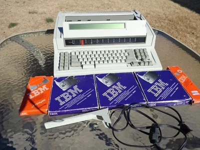 IBM PERSONAL WHEELWRITER 25 TYPEWRITER BY LEXMARK MACHINE TYPE 6785-001 + EXTRAS - Image 1 of 4