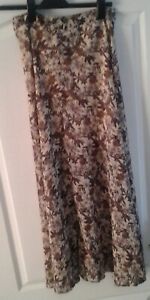 NEW Floral skirt with tag Forever 21, size S
