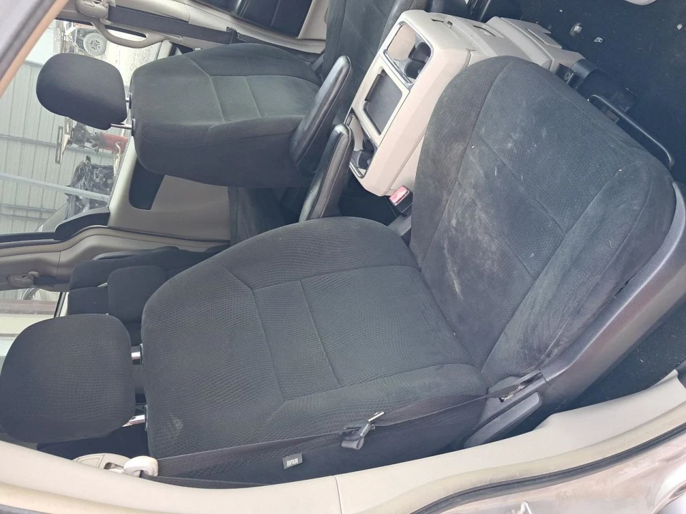 2012 Chrysler Town & Country Seat Belt Retractor Black Used - No Buckle Foto 1 de 4