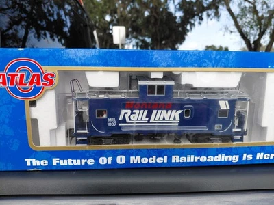 Atlas O Scale 6653-1 Standard Cupola Montana Rail Link Caboose #1008 (3 Rail) - Image 1 of 4