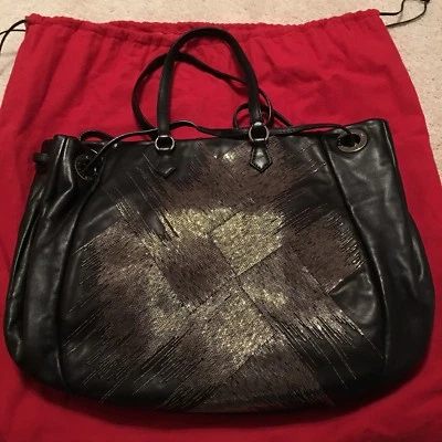 $2.9K Valentino Garavani Cuero Negro Cuentas Metálicas Bolso de Mano Cartera Foto 1 de 4