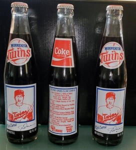 3 sealed 1987 10 oz Coca Cola Commemorative Bottles, Rod Carew, Minnesota Twins