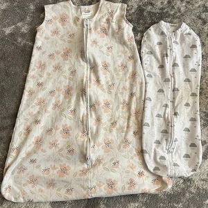 Halo-Summer zwei Baby Schlafsäcke Regenwolken Neu mit Etikett Blumenmuster Medium 6-12 Monate - Bild 1 von 7