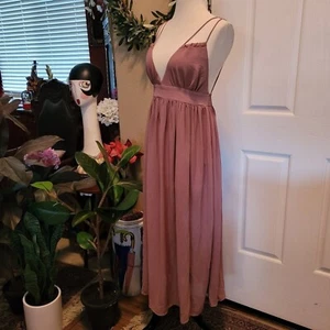 Formelles Teerose rosa Kleid Stichfix klein tief ausgeschnitten Dekolleté sexy Beinschlitz - Bild 1 von 9