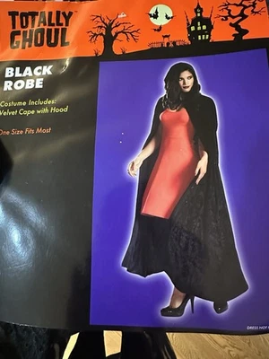 Capa bata de terciopelo negra Totally Ghoul con capucha disfraz de Halloween para mujer talla única Foto 1 de 4