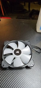 Corsair 120mm RGB Computer Gehäuselüfter, 3er Pack #31-006459 mit Controller - Bild 1 von 5
