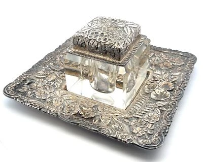 Juego de escritorio con tintero y bandeja de plata esterlina Jacob & Co. - (178,4 g de plata) Foto 1 de 4
