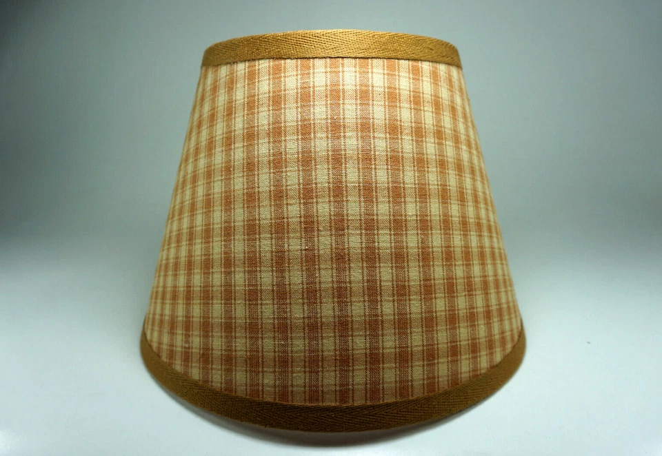 Country Primitive Marrón Miel Pequeña Cuadros Tela Hilada en Casa Pantalla Lámpara Pantalla Foto 1 de 1