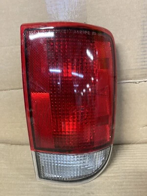 2003-05 Chevrolet Blazer Jimmy Truck Lamp Right Tail Light Part Number 16518500A - Image 1 of 4