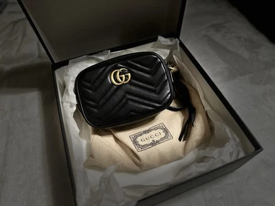 Mini bolsa Gucci Marmont - Imagem 1 de 4