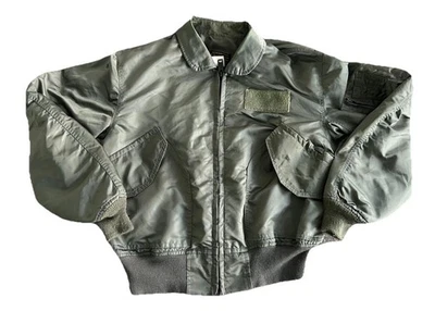 Chaqueta de vuelo militar vintage años 80 Avirex EE. UU. verde bombardero talla L para hombre’s Foto 1 de 4