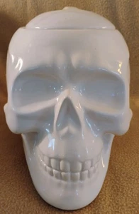 Weiße Totenkopf Keksdose - Bild 1 von 6