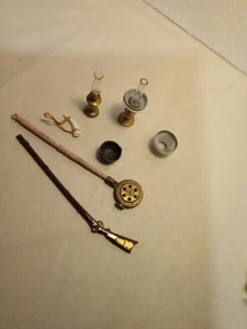 Kleines Konvolut Puppenhaus Miniaturen & Schmuckstücke  - Bild 1 von 2