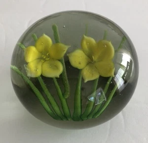 Vintage Kunst Glas gelb Narzisse Blume Floral Briefbeschwerer - Bild 1 von 11