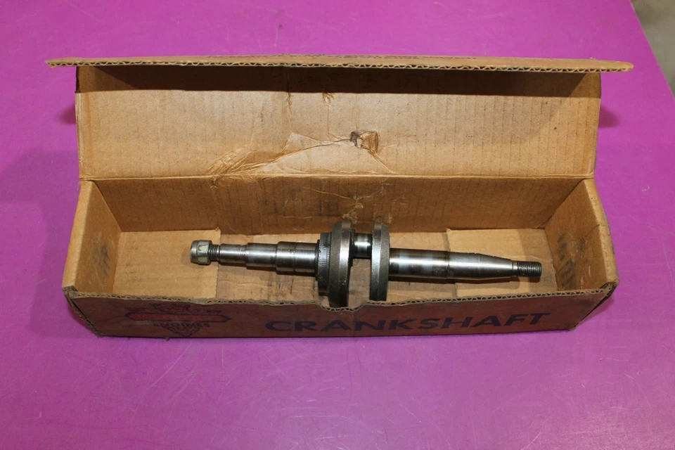 Cigüeñal Clinton NOS. Parte 46-761. Adquirido en un concesionario cerrado. Ver foto. Foto 1 de 1