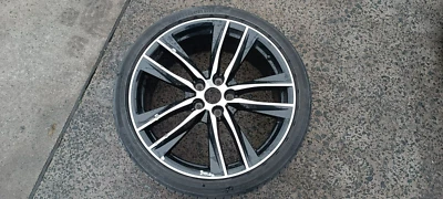 Seat Leon Cupra Rad mit Sommerreifen 235/35/R19 5F060025AC 8x19 ET50 (1Stück) - Bild 1 von 4