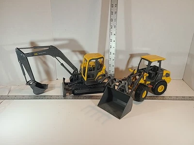Volvo L25 Loader & ECR880 TRACK HOE Scale Models/toys - Image 1 of 4