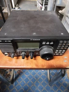 ICOM IC-718 HF TRANSCEIVER - Picture 1 of 3