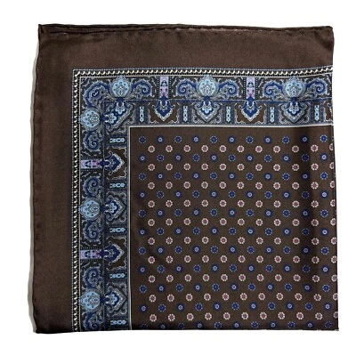 Cuadrado de bolsillo de seda floral marrón (enrollado a mano en Inglaterra) Foto 1 de 4